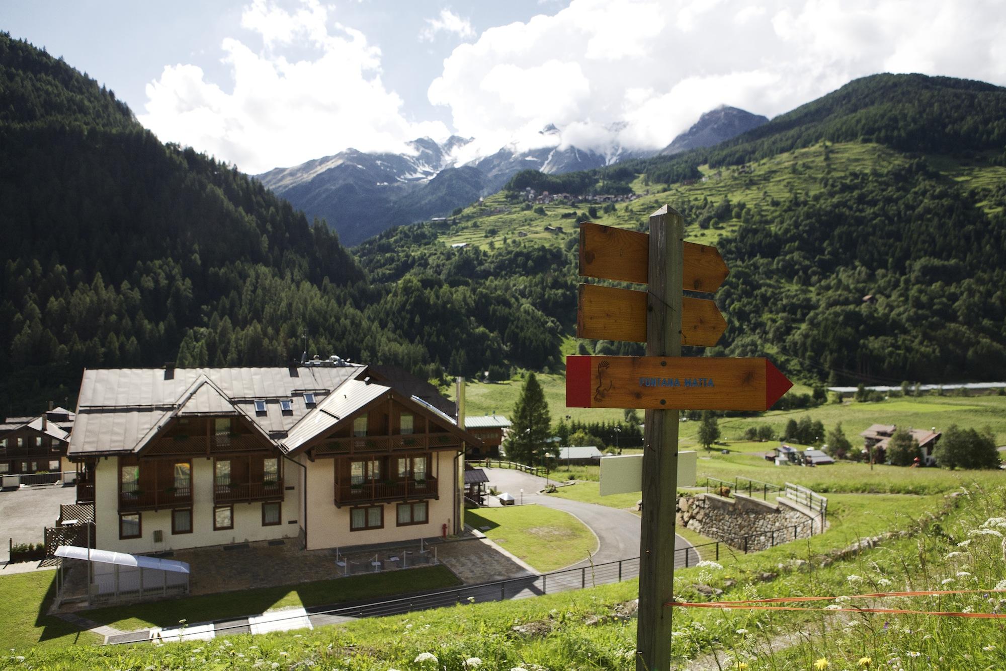 Hotel Domina Parco Dello Stelvio Cogolo Esterno foto