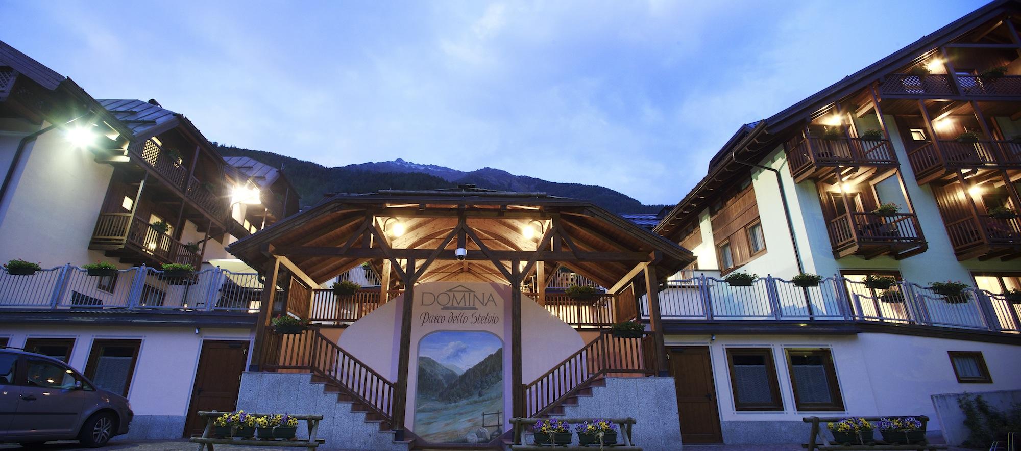 Hotel Domina Parco Dello Stelvio Cogolo Esterno foto