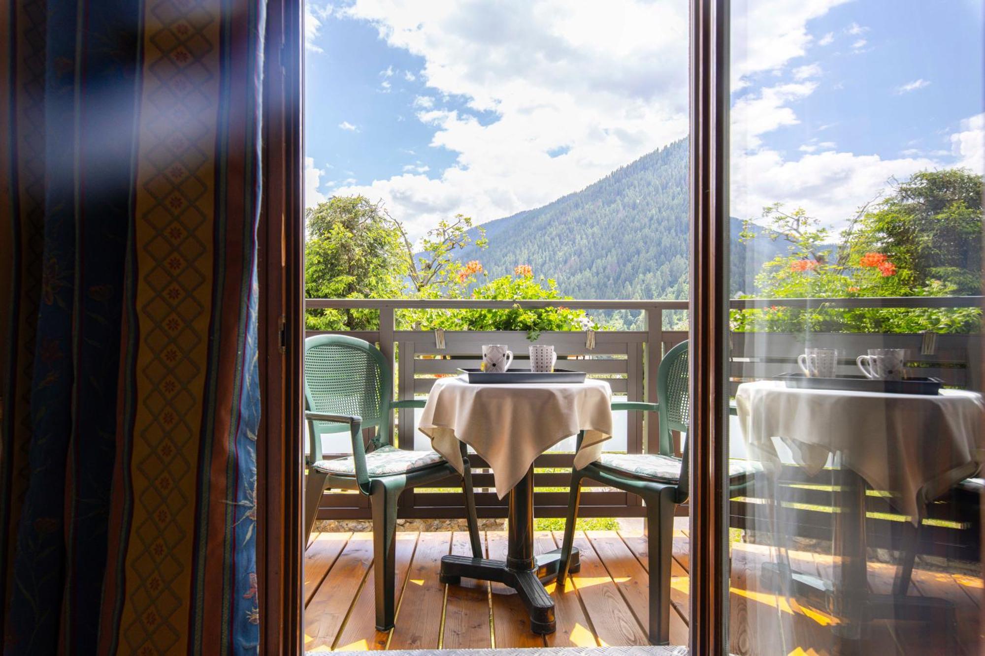 Hotel Domina Parco Dello Stelvio Cogolo Esterno foto